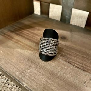 Premier Designs Ring Size 8 new without tags